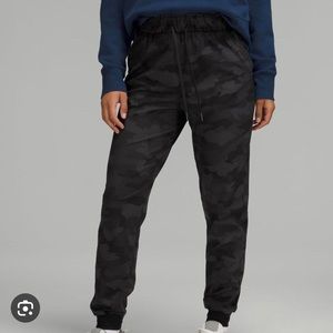 Lululemon high rise stretch jogger